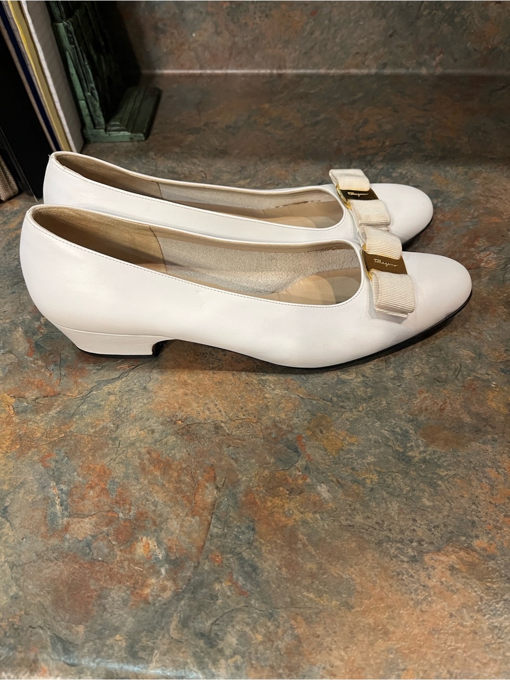 SALVATORE FERAGAMO 9 1/2 vintage flats iconic Vara bow gold tab 3133 - Picture 3 of 11